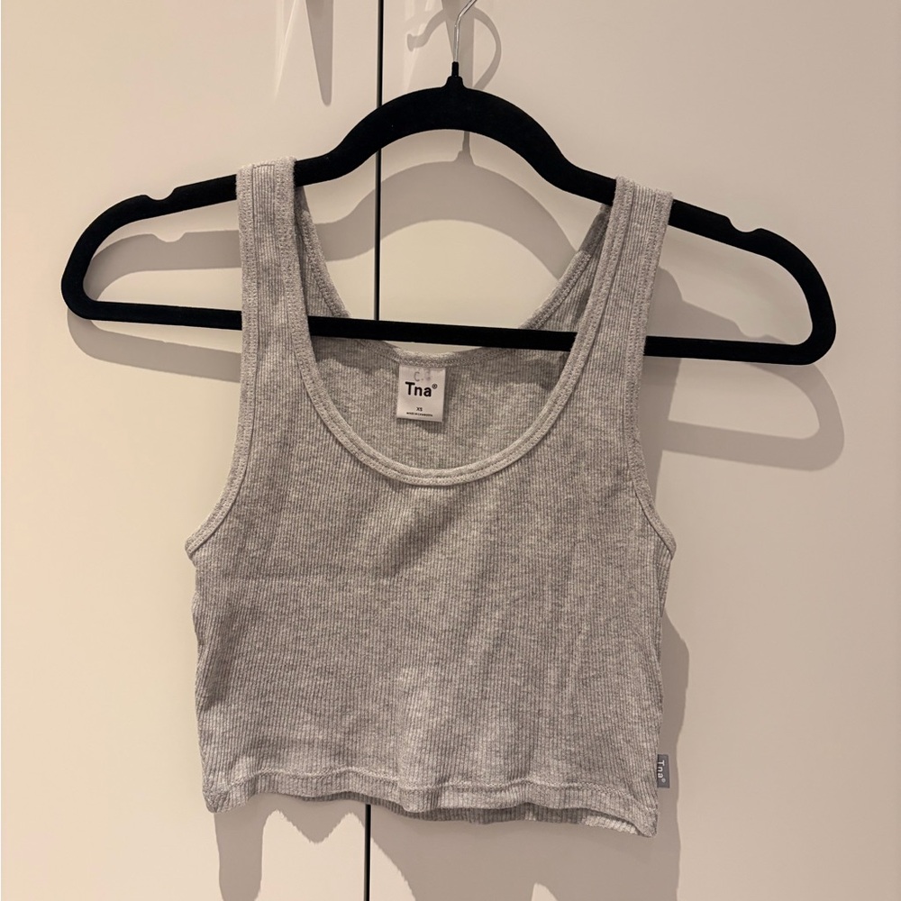 TNA Ribbed Cropped Tank Top - Light Gray